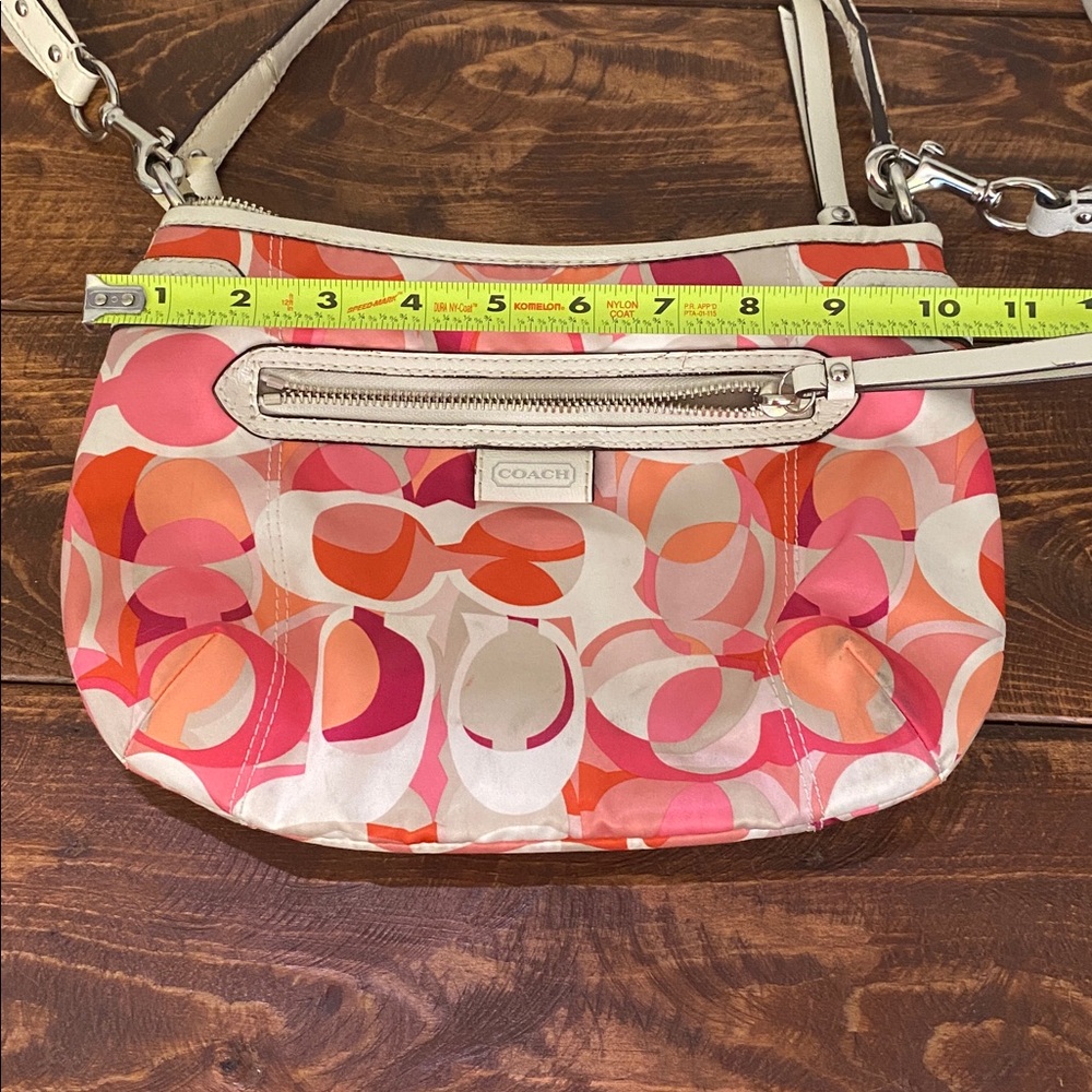 Coach Signature Pink Bag - Picture 13 of 16